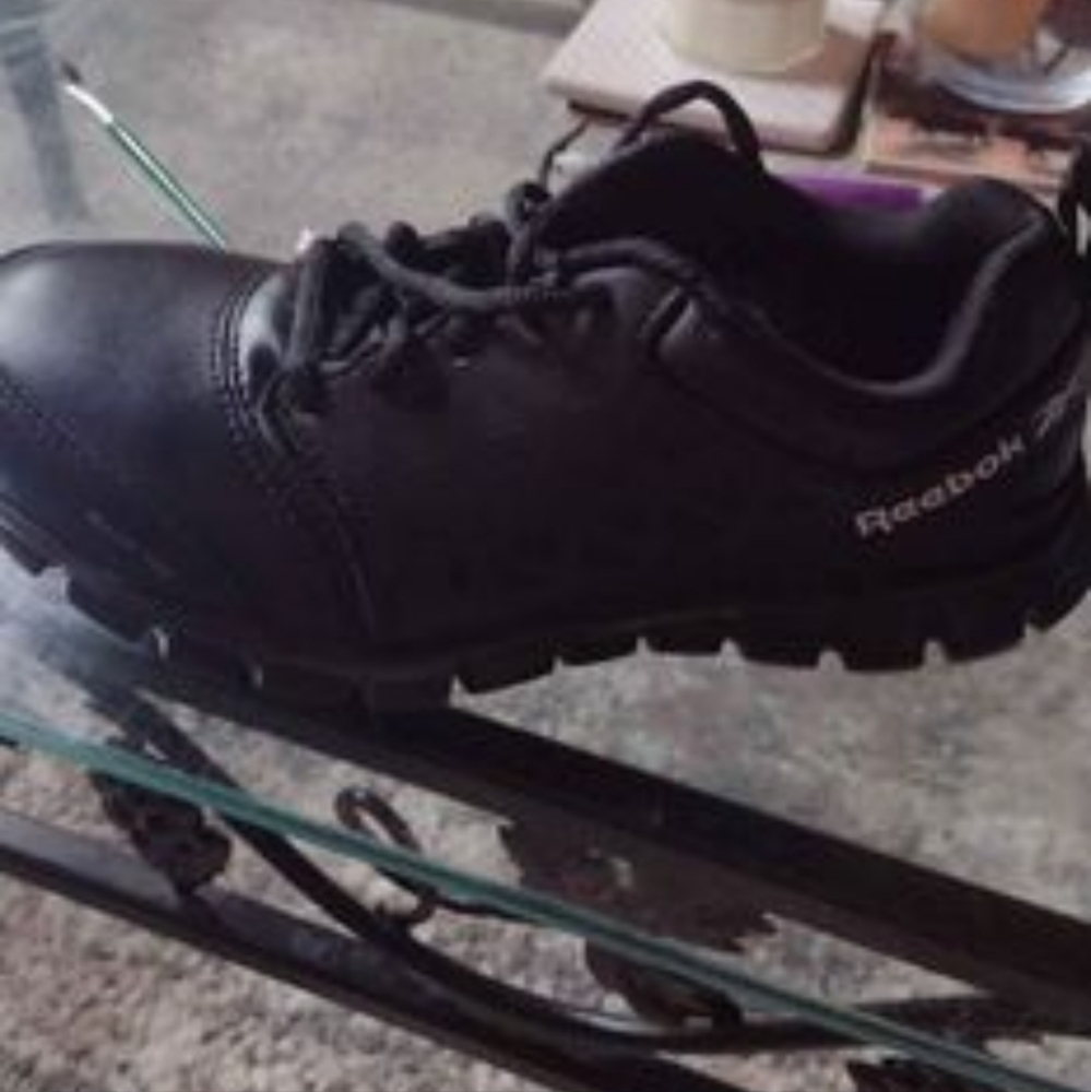 Reebok Womens steel toe work shoes